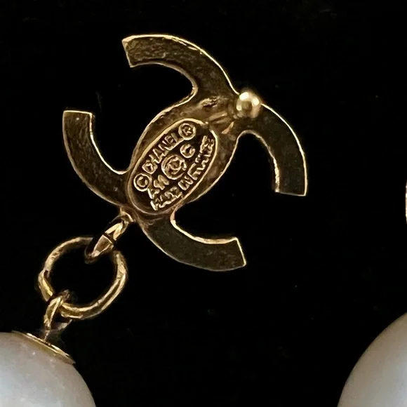 💖 CHANEL CC logo pearl earrings - Picture 11 of 11
